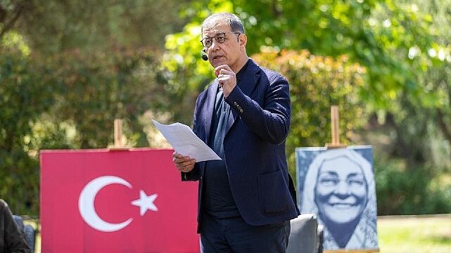 Başkan Tugay’dan Anneler Günü’nde duygulandıran sürpriz