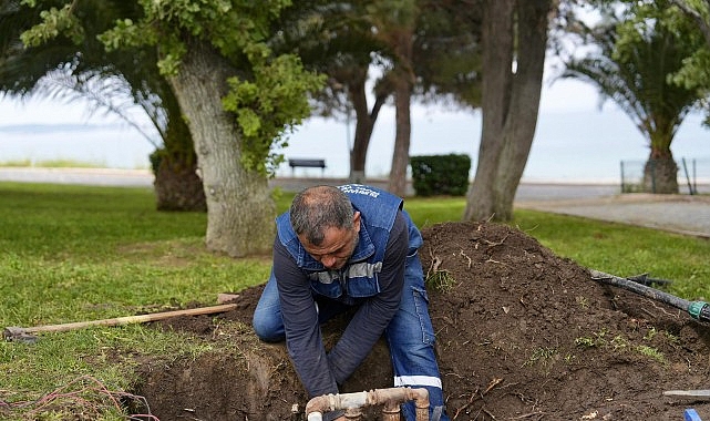 Burhaniye’de Yeşil Alan ve Parklarda Kapsamlı Çalışmalar Sürüyor