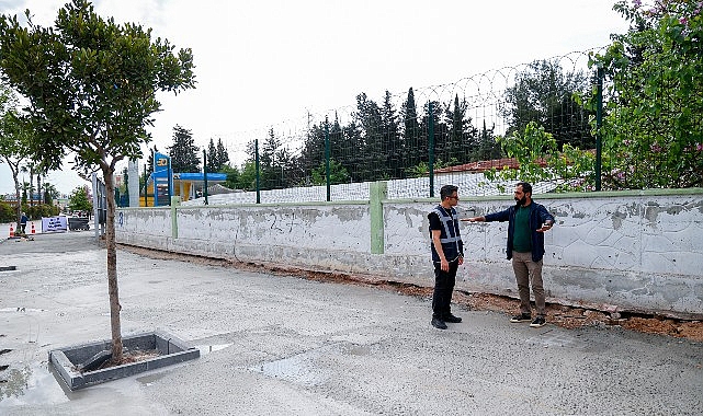 Büyükşehir’den Mevlana Caddesi ve 100. Yıl Bulvarı arasında kaldırım ve peyzaj çalışması