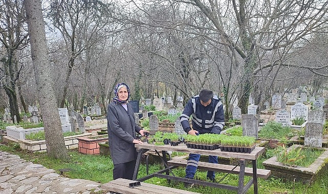 Büyükşehir’in mezarlıklarda bayram hazırlığı sürüyor