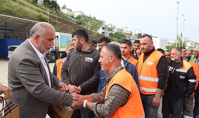 Canik’te Bayram Sevinci: Başkan Sandıkçı Personelle Bayramlaştı