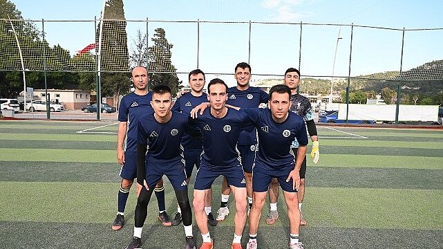 Grand Lig Kurumlar Yarışıyor Futbol Turnuvası’nı “Dostluk” kazandı