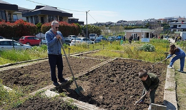Hobi Bahçeleri’nde Sezonun İlk Mahsulleri