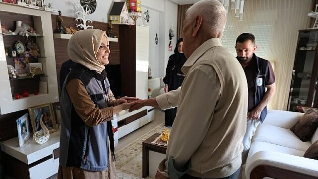 Kartepe’de Gönüllere Dokunan Bayram Ziyareti
