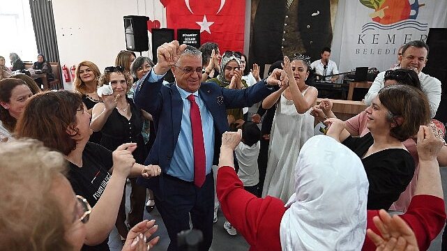 Kemer Belediyesi’nden Anneler Günü etkinliği
