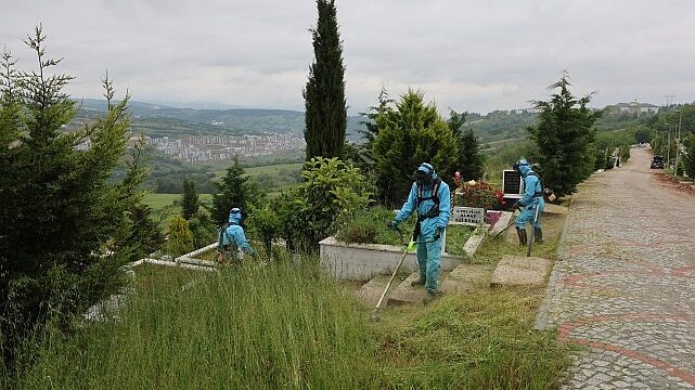 Kocaeli’de şehitlik ve mezarlıklar bayrama hazır