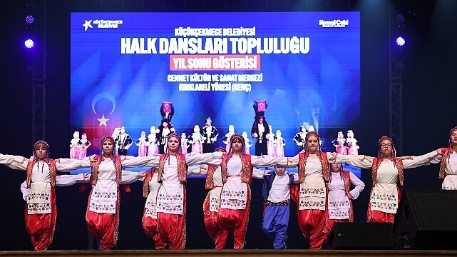 Küçükçekmece Belediyesi Halk Dansları Topluluğu’nun Yılsonu Gösterisi İzleyenleri Büyüledi