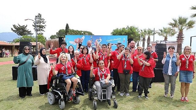 Menderes’in Engelsiz Festival’inde İlk Gün Coşkusu