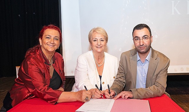 Nar Kızlar Yola Çıktı
