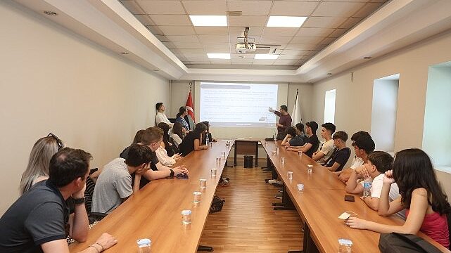 Nilüfer’in yeşil enerji vizyonu Avrupalı gençlere anlatıldı