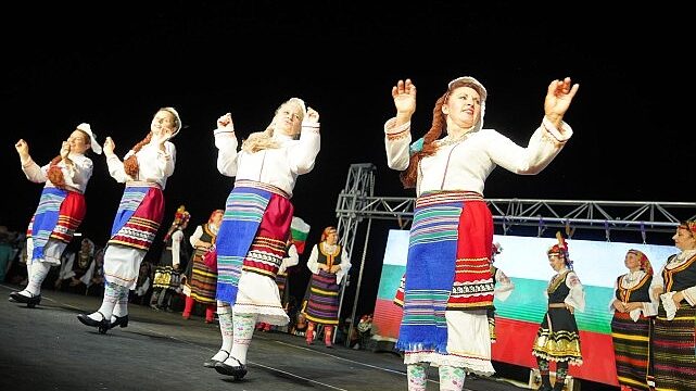 6 Ülkeden 18 Halk Dansları Ekibi, 750 Dansçı Ayvalık’ta Kültür Köprüsü Kurdu