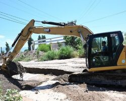 Alaşehir’de Zeytinçayı Deresi Temizlendi, Taşkın Riskine Önlem Alındı