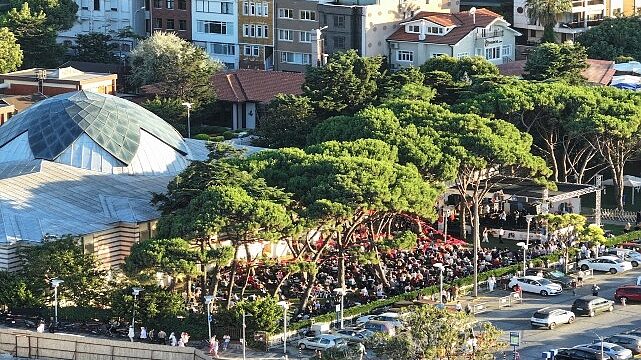 Altın Karınca Ödüllü Klasik Pazar Üçüncü Yılında Sanatın Ritmini Üsküdar’da Yaşatıyor