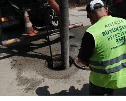 ASAT kanalizasyon hattı temizliği ve kapak düzenleme çalışmalarını sürdürüyor