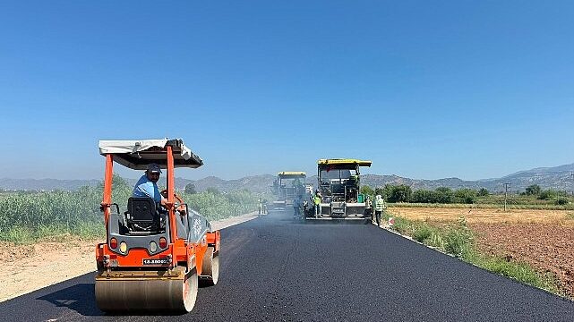 Başkan Çerçioğlu’nun Öncülüğünde Aydın’ın Tüm İlçelerinde Yol Yapım ve Yenileme Çalışmaları Devam Ediyor