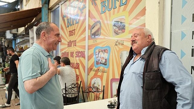 Başkan Mehmet Aydın Pazar Esnafı ve Vatandaşlarla Bir Araya Geldi