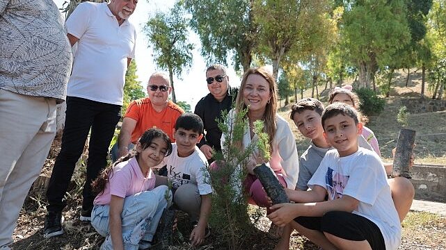 Başkan Mutlu, Konaklı miniklerle fidan dikti