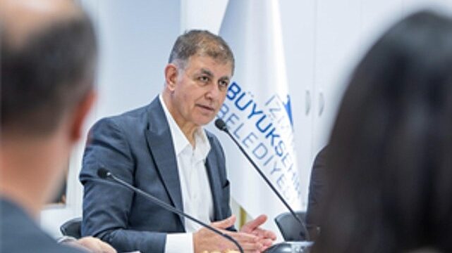 Başkan Tugay: Zeytinin değerini ekonomiye yansıtmalıyız