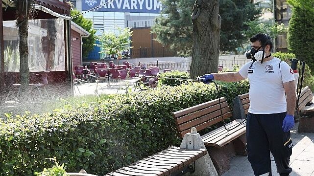 Bayrampaşa’da sineklere karşı yoğun mesai