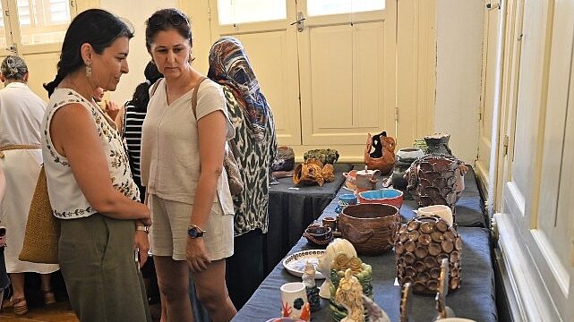 Bornova’da çamura şekil veren kursiyerlerden mitolojik esinti