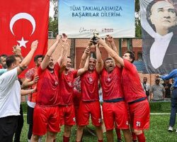Bornova’da dostluk kazandı