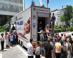 Büyükşehir Belediyesi’nden aşure ikramı