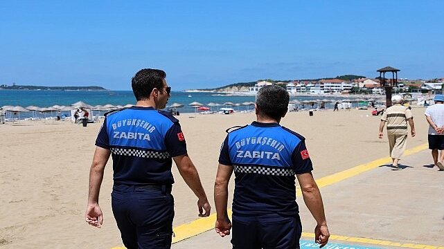 Büyükşehir Zabıtası’ndan sahillerde huzur nöbeti
