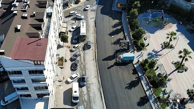 Çayırova Uğur Mumcu Caddesi göz kamaştıracak