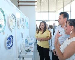 Dikili’de sanat rüzgarı: 7’den 70’e tüm kursiyerler yıl sonu coşkusunda buluştu