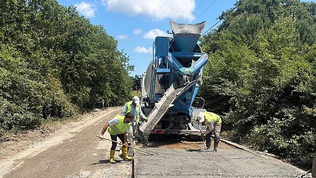 Gebze Duraklı’da beton yol onarılıyor