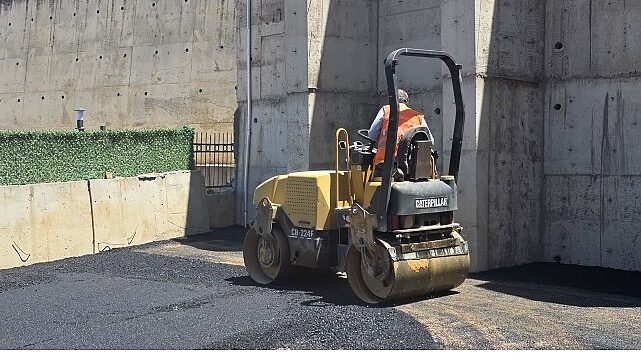 Gemlik Belediyesi Hisar Mahallesi’nde Asfalt Çalışmalarına Hız Verdi