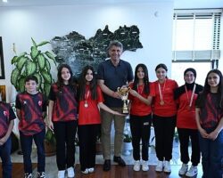 Genç Sporcular Başarılarını Başkan Kocaman’la Paylaştı