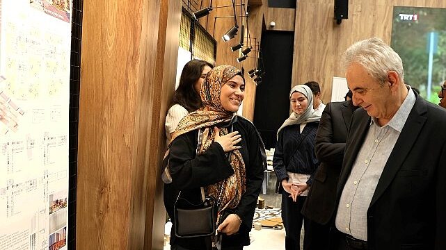 Güzel Sanatlar ve Tasarım Fakültesi Öğrencilerinin Projeleri, Mezuniyet Sergisinde Ziyaretçilerle Buluştu