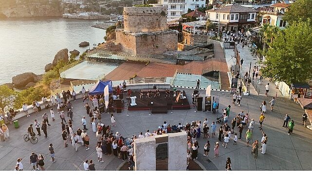Hıdırlık Kulesi’nin muhteşem atmosferinde konser keyfi