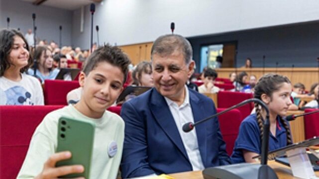 İzmir Çocuk Meclisi bir yıllık çalışma dönemini tamamladı