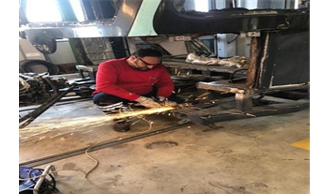 İzmir Metro araçlarını kendi gücüyle yeniliyor