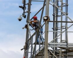 İzmir’in kritik haberleşme altyapısına güneş enerjili güvence