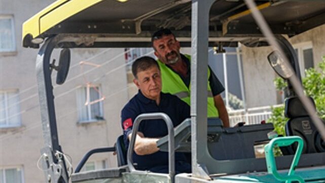 İzmir’in yollarında yoğun çalışma