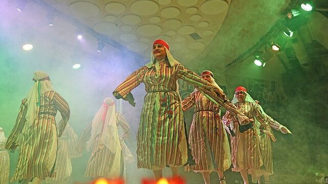 Karşıyaka’da halk dansları kursuna muhteşem final!