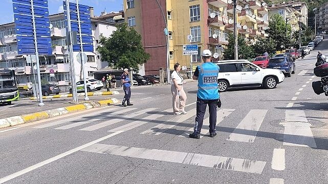 Kocaeli Zabıtası YKS’de gençleri yalnız bırakmadı