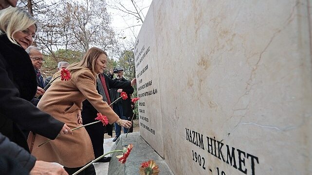 Konak’tan usta şairlere vefa: Nazım Hikmet ve Ahmed Arif Konak’ta anılacak