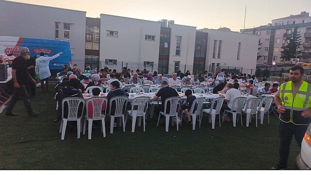 Maltepe’de Yas- ı Matem orucunun sekizinci gün lokmaları paylaşıldı