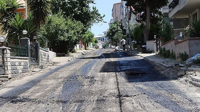 Maltepe’de Yollar Yenileniyor