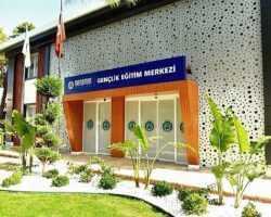 Menemen, eğitim yatırımlarıyla örnek gösteriliyor