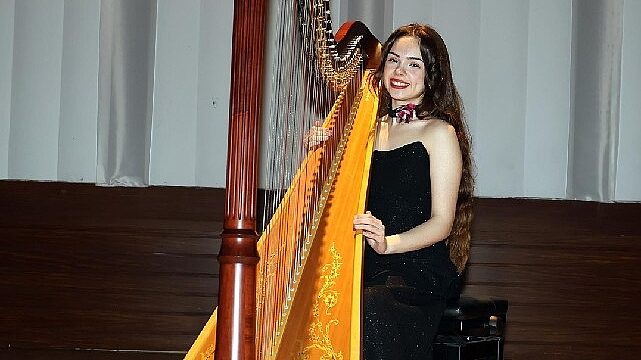 Milano’dan İzmir’e Uzanan Başarı: Zeynep Duru Güleç’ten Alkış Alan Arp Resitali