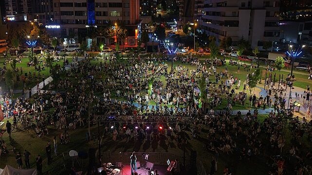 Nilüfer’de caz gecesinde Şenay Lambaoğlu sahne aldı