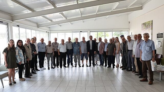 Nilüfer’de yaşlılara Babalar Günü ziyareti