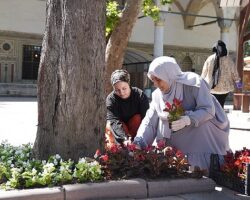Ortak değerlere gönülden hizmet
