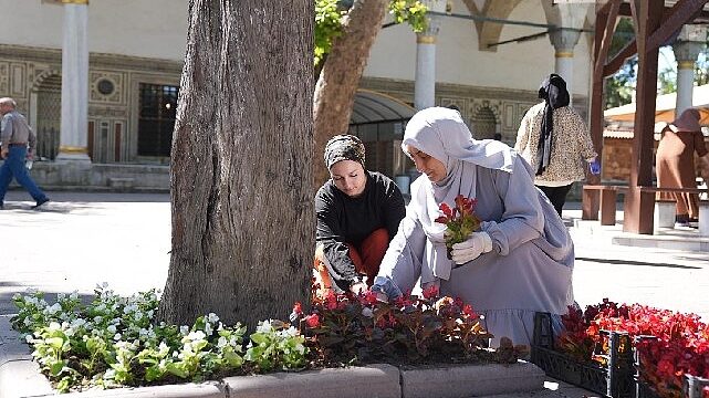 Ortak değerlere gönülden hizmet