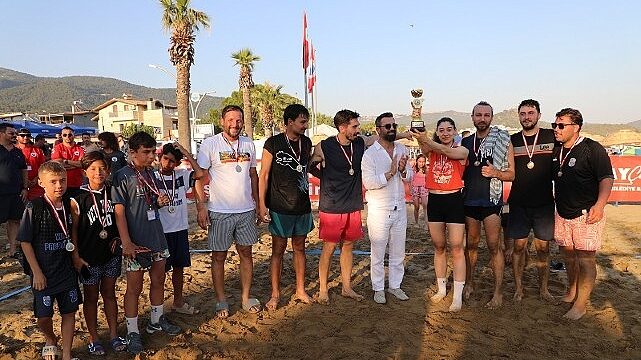 Sahil, Güneş ve Voleybol